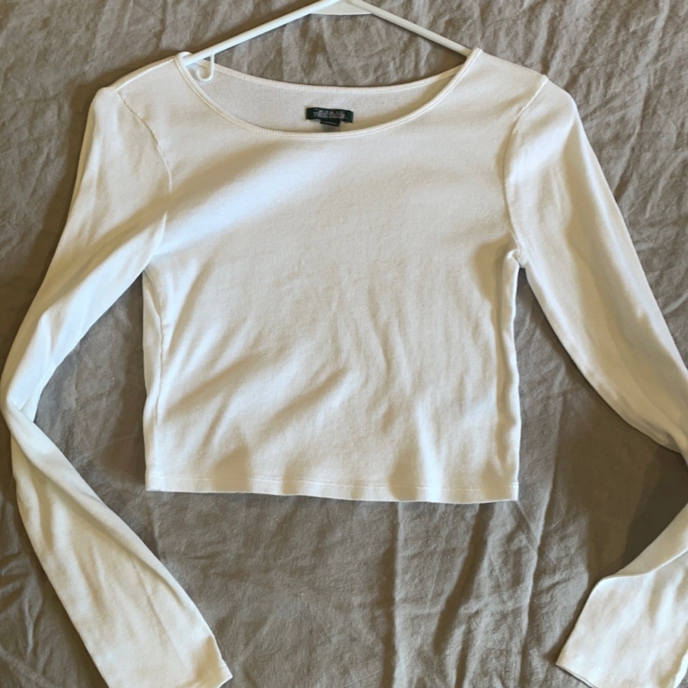 White long sleeve crop